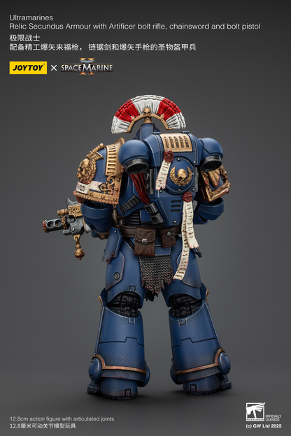 JoyToy - Warhammer 40000 - Space Marine Ultramarines Relic Secundus Armour with Artificer bolt rifle, chainsword and bolt pistol