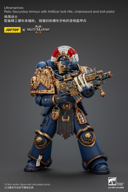 JoyToy - Warhammer 40000 - Space Marine Ultramarines Relic Secundus Armour with Artificer bolt rifle, chainsword and bolt pistol