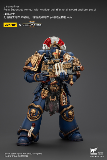 JoyToy - Warhammer 40000 - Space Marine Ultramarines Relic Secundus Armour with Artificer bolt rifle, chainsword and bolt pistol